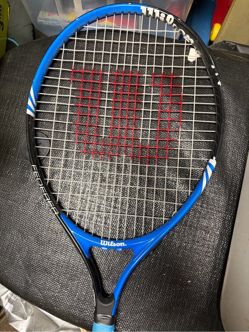 Wilson Blue and Black Tennis Racket with Red String Logo 23 3 5 / 8 L000 New